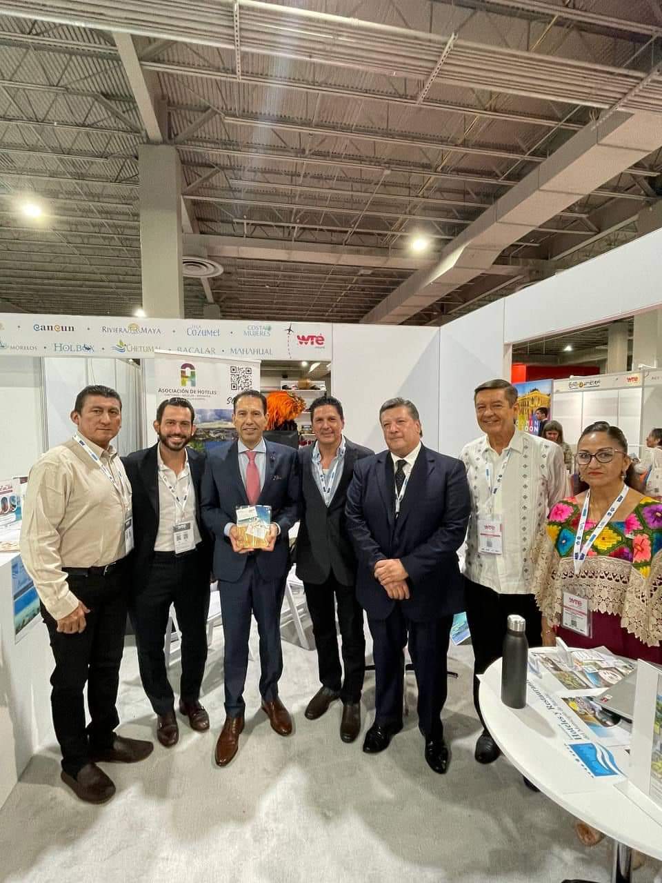 El evento ha sido también un espacio propicio para sostener reuniones de alto nivel con aerolíneas como American Airlines, con el objetivo de fortalecer la conectividad de Quintana Roo