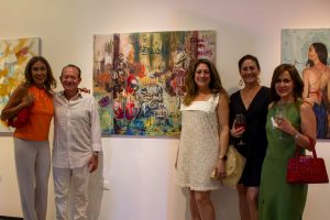 Obras variadas de artistas destacados podrás ver en la exposición de arte visual.