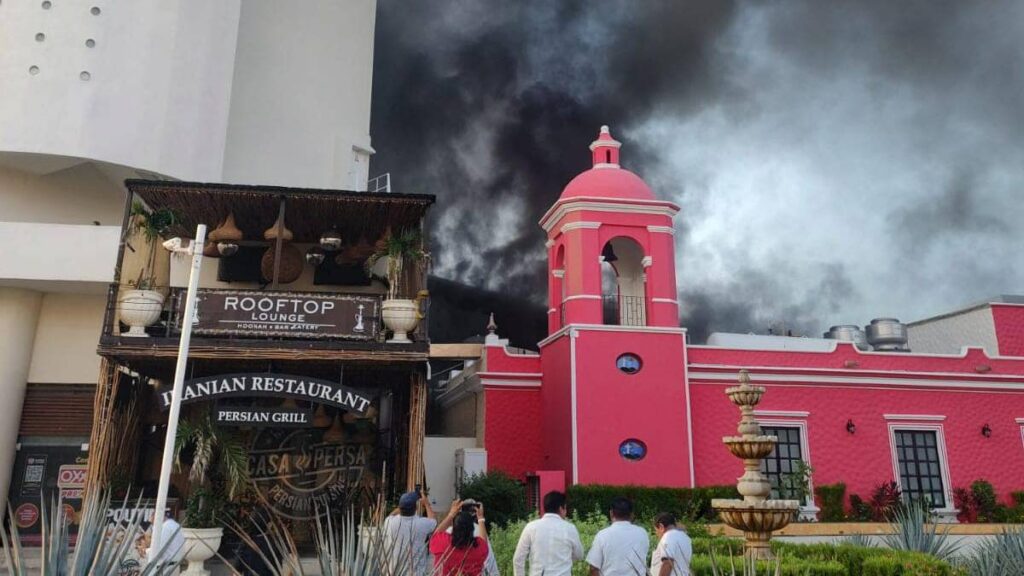 Video incendio Hotel Krystal en zona hotelera de Cancún