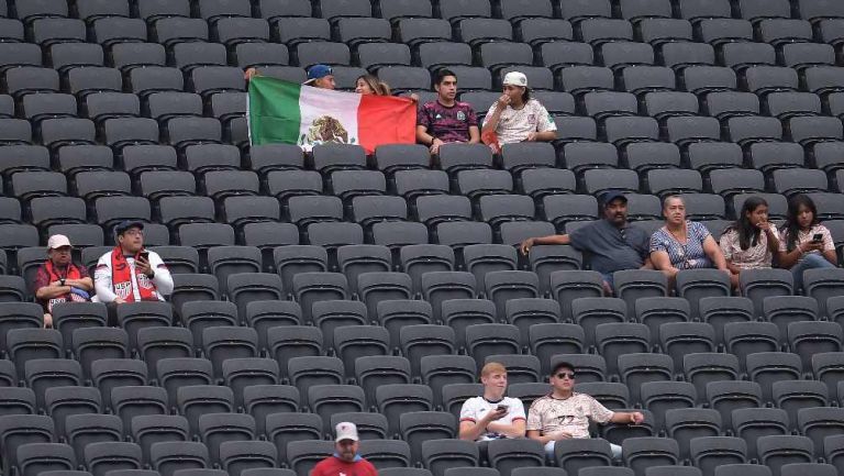 La afición demuestra su descontento a la Selección Mexicana