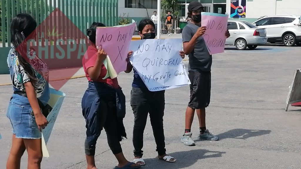 Manifestación a fuera del Hospital