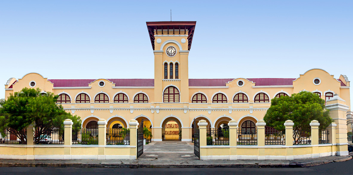 La Universidad de las Artes de Yucatán UNAY inicia su primer ciclo escolar con programa e instalaciones recargadas.