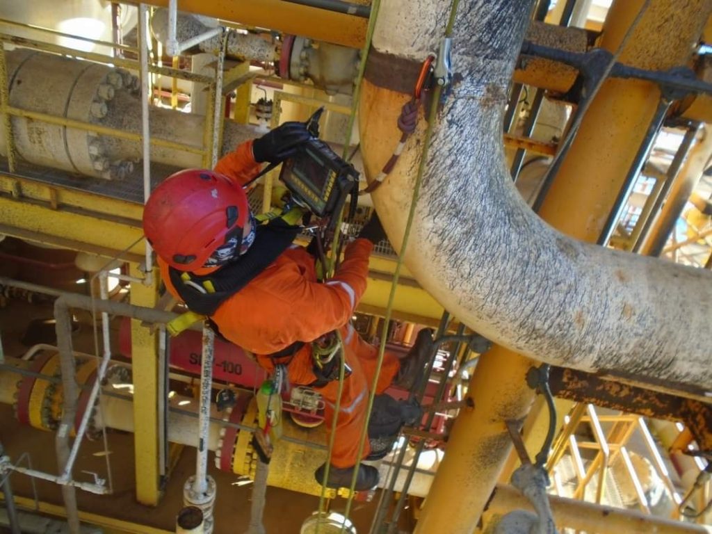 La SECOGEF y el SAT deben auditar a PEMEX y COTEMAR por contratos millonarios