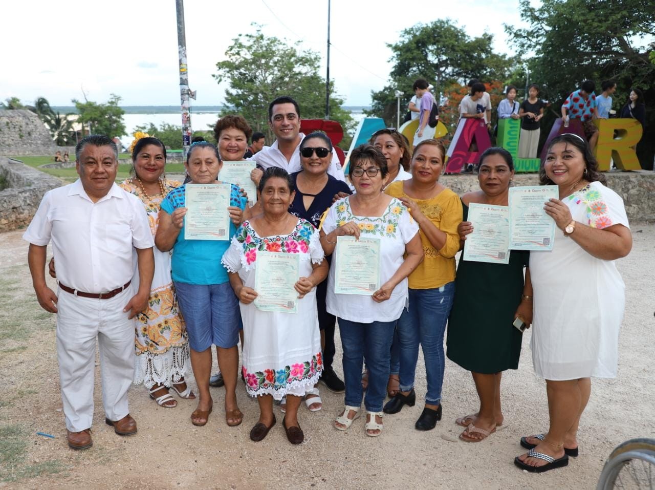 Egresan 129 bacalarenses de la Unidad de Capacitación Bacalar