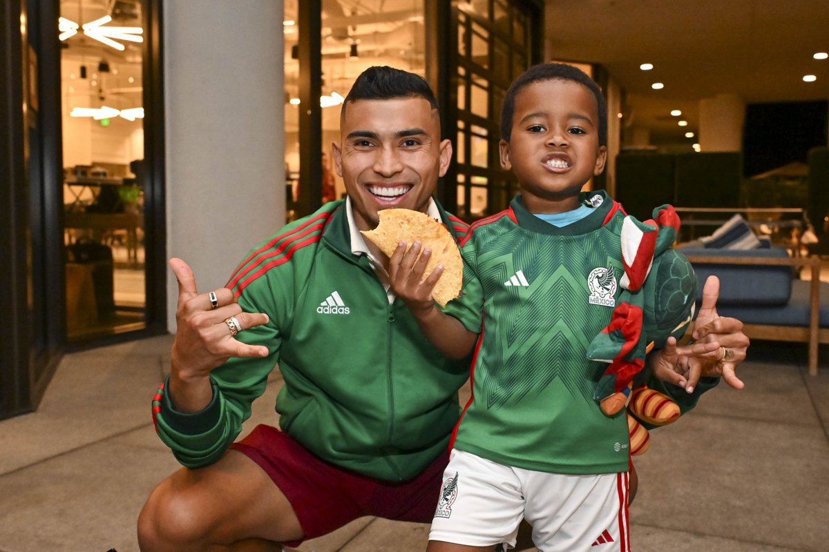 Niño etíope que desea ser mexicano es sorprendido por la Selección Mexicana