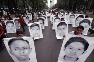 Tras acusaciones del GIEI, AMLO da espaldarazo a Marina y Sedena por caso Ayotzinapa