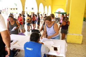 Alrededor de mil pesos por persona otorgaron de becas económicas en los 11 municipios.