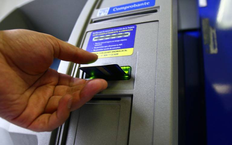 Cajeros automáticos cobrarán nueva comisión por retirar efectivo: los del banco BBVA están en proceso.