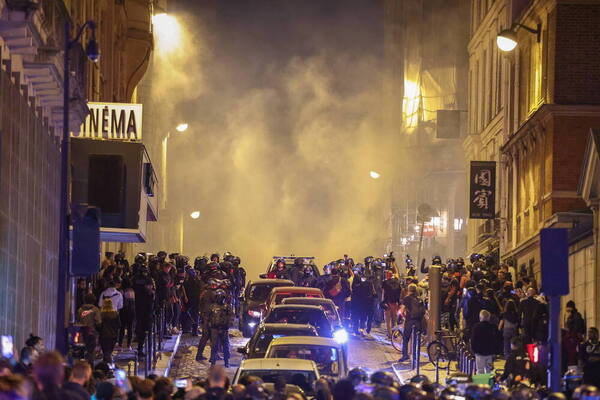 Disturbios en Francia: más de 700 detenidos y atacan casa de un alcalde