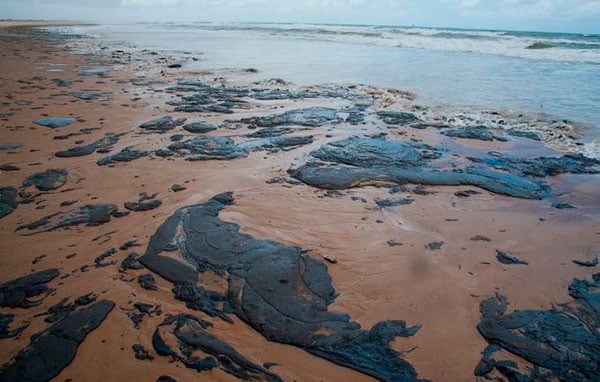 Playas de Tabasco, Tamaulipas y Veracruz afectados por derrame de hidrocarburo