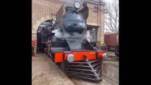 Restauraron una locomotora de vapor en Argentina, abandonada más de medio siglo.