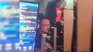 Papa golpeó a su hijo por gastar toda la quincena en videojuegos y los ahorros familiares.