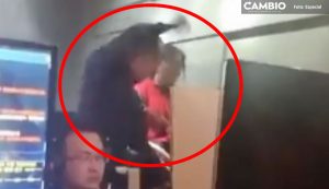 Los gamers presentes siguieron jugando desentendidos de la golpiza que recibía el joven.