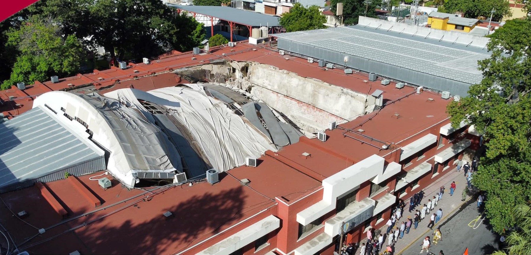 Derrumbe en Colegio Antonio Repiso en Tamaulipas, deja 3 personas atrapadas