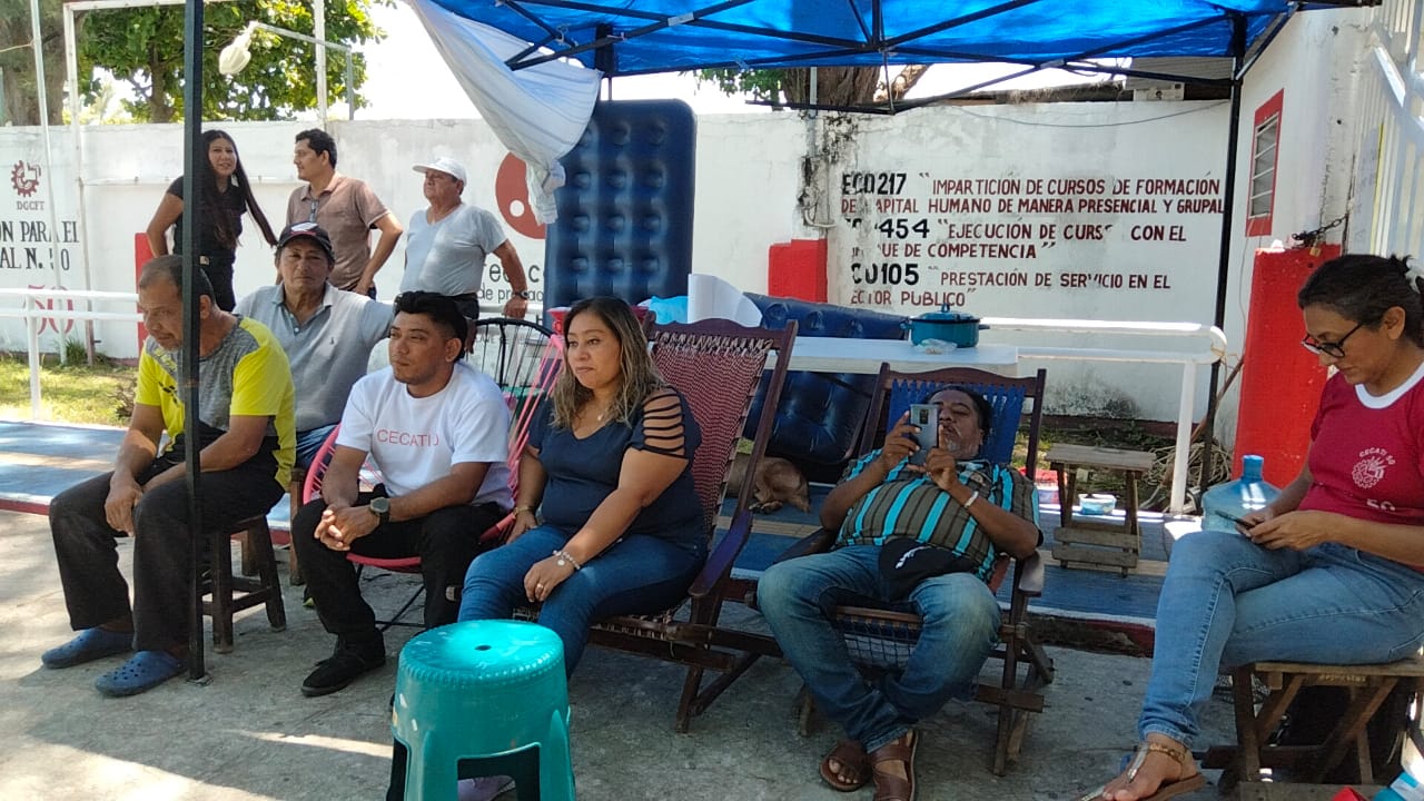 Sin solución a la manifestación de los trabajadores del CECATI 50: En Ciudad del Carmen