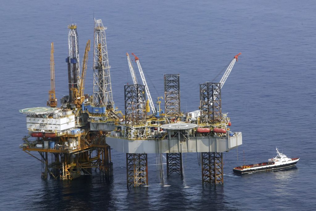 Disminución de contratos de perforación afecta a obreros carmelitas