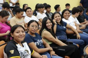 UADY llama a los jóvenes a explorar nuevas ideas y perseguir sus sueños