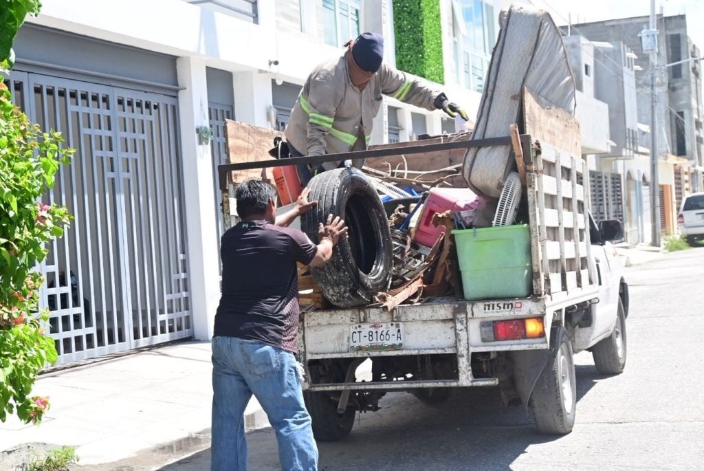 Hasta 60 toneladas de cacharros recogen en la semana de descacharrización: en Ciudad del Carmen