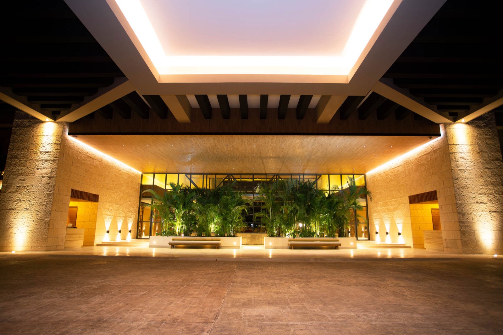 ATELIER Playa Mujeres recibe premio Mexico's Leading Conference Hotel