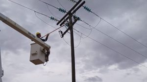 CFE recupera el suministro eléctrico del 81% en BC y BCS