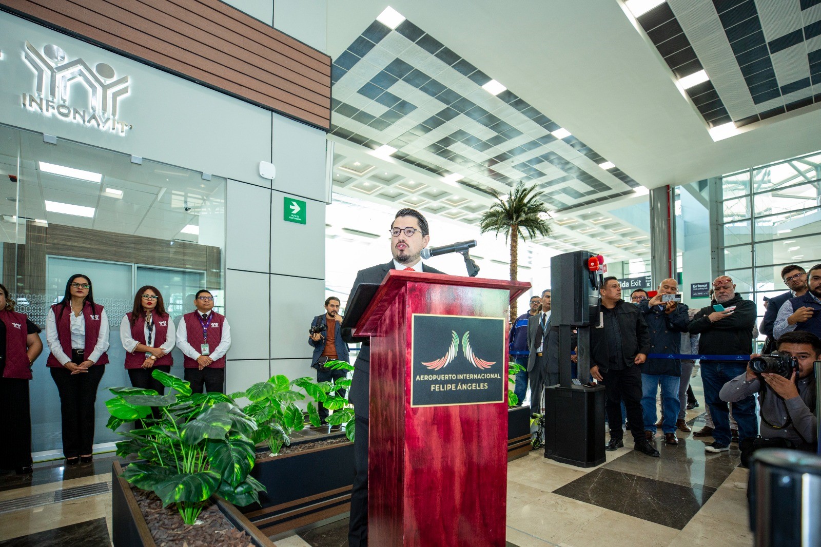 INFONAVIT en el AIFA inaugura centro para atender más de 291 mil trabajadores de 22 municipios del EDO MEX