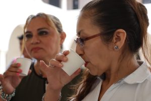 Se realizó una degustación al público de café y miel.