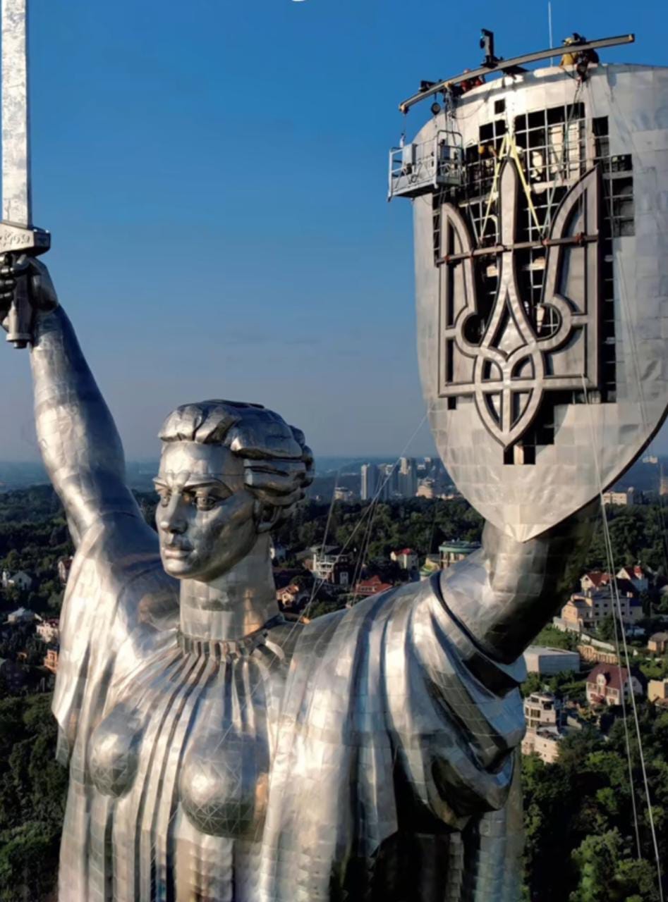 Ucrania cambia su monumento nacional