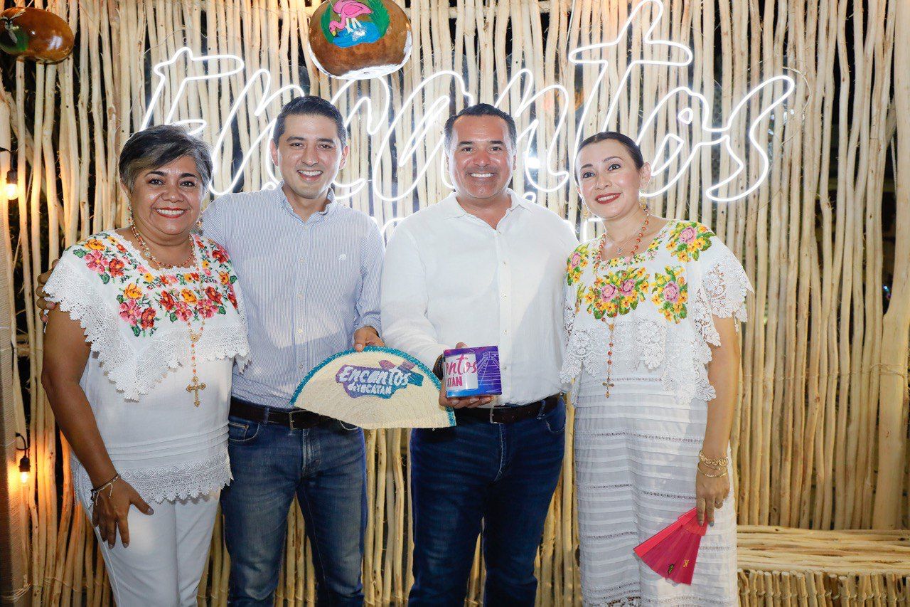 Renán Barrera recibe a artesanos y alcaldes de Yucatán