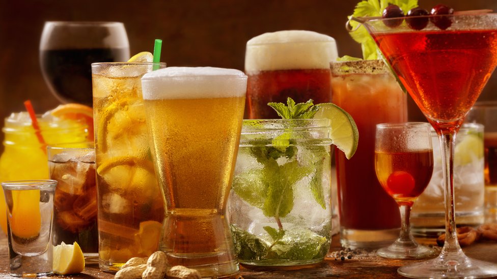 Científicos crean nueva bebida embriagante