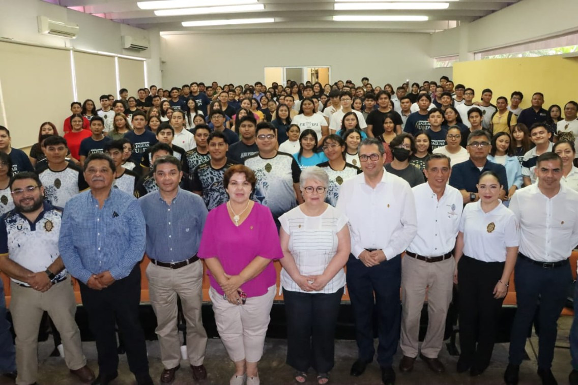 Regresan a clases alrededor de 28 mil estudiantes UADY