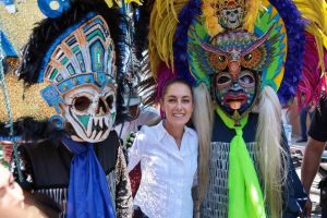 “Llevamos un año arriba en las encuestas” responde Sheinbaum a Ebrard