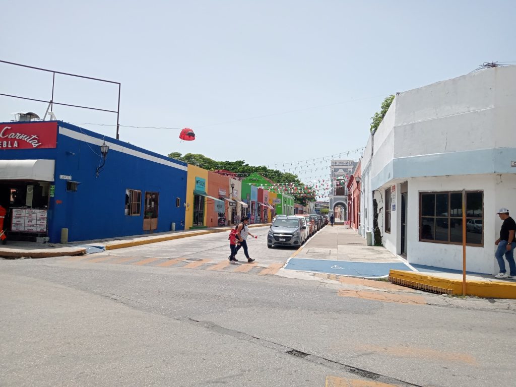 En Ciudad del Carmen comienza a sentirse el ambiente patrio