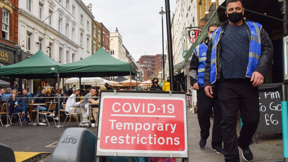 Nueva variante de Covid mantiene en alerta a Reino Unido