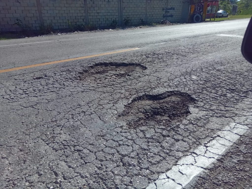 Hoyancos en la carretera de Atasta, trampas para automovilistas