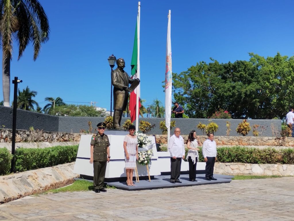 Se realizó la ofrenda floral con motivo del 166 aniversario de la emancipación política de Campeche