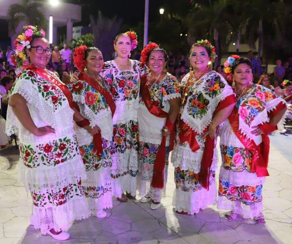 la alcaldesa de Isla Mujeres, Atenea Gómez Ricalde, lideró la icónica "Vaquería" en conmemoración del 173 aniversario 