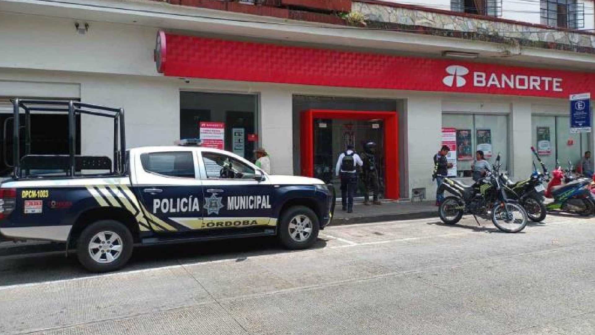 Roban un millón de pesos a cuentahabiente; recién realizado el retiro en banco ubicado en Córdoba