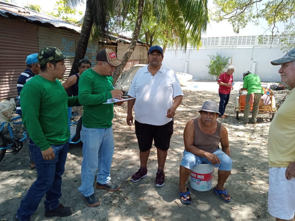 Imparten curso a pescadores ribereños carmelitas sobre Buenas prácticas de manejo a bordo de embarcaciones menores
