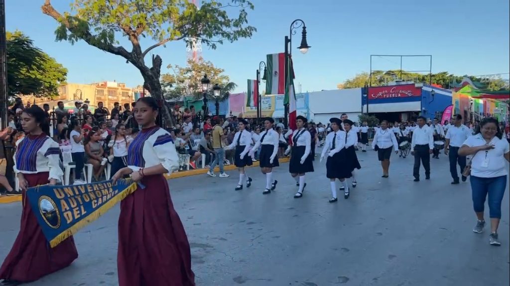 Poca participación en el desfile militar en Ciudad del Carmen
