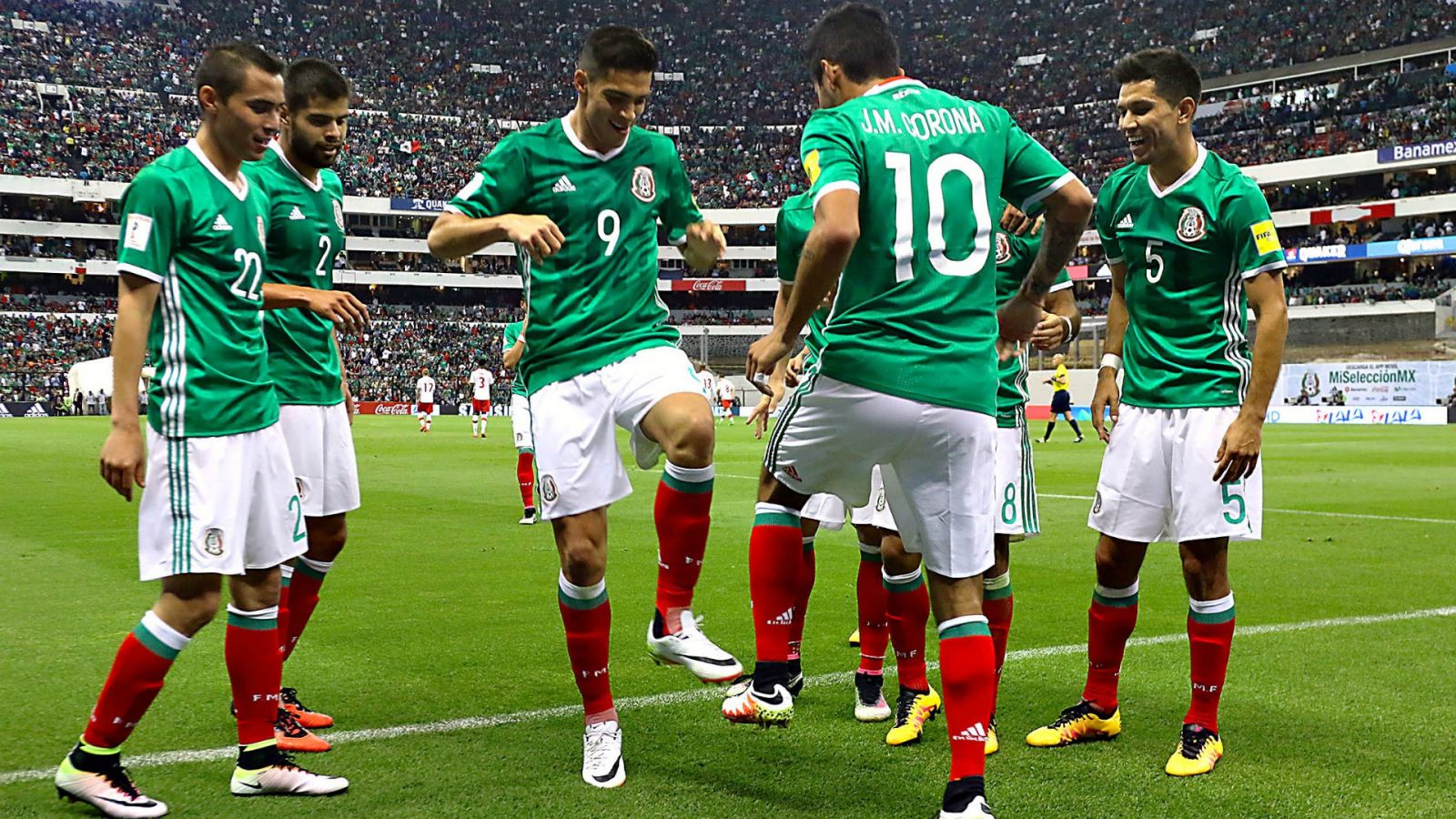 Mexicano que jugaba en Europa es repatriado y regresa con los rayados de Monterrey