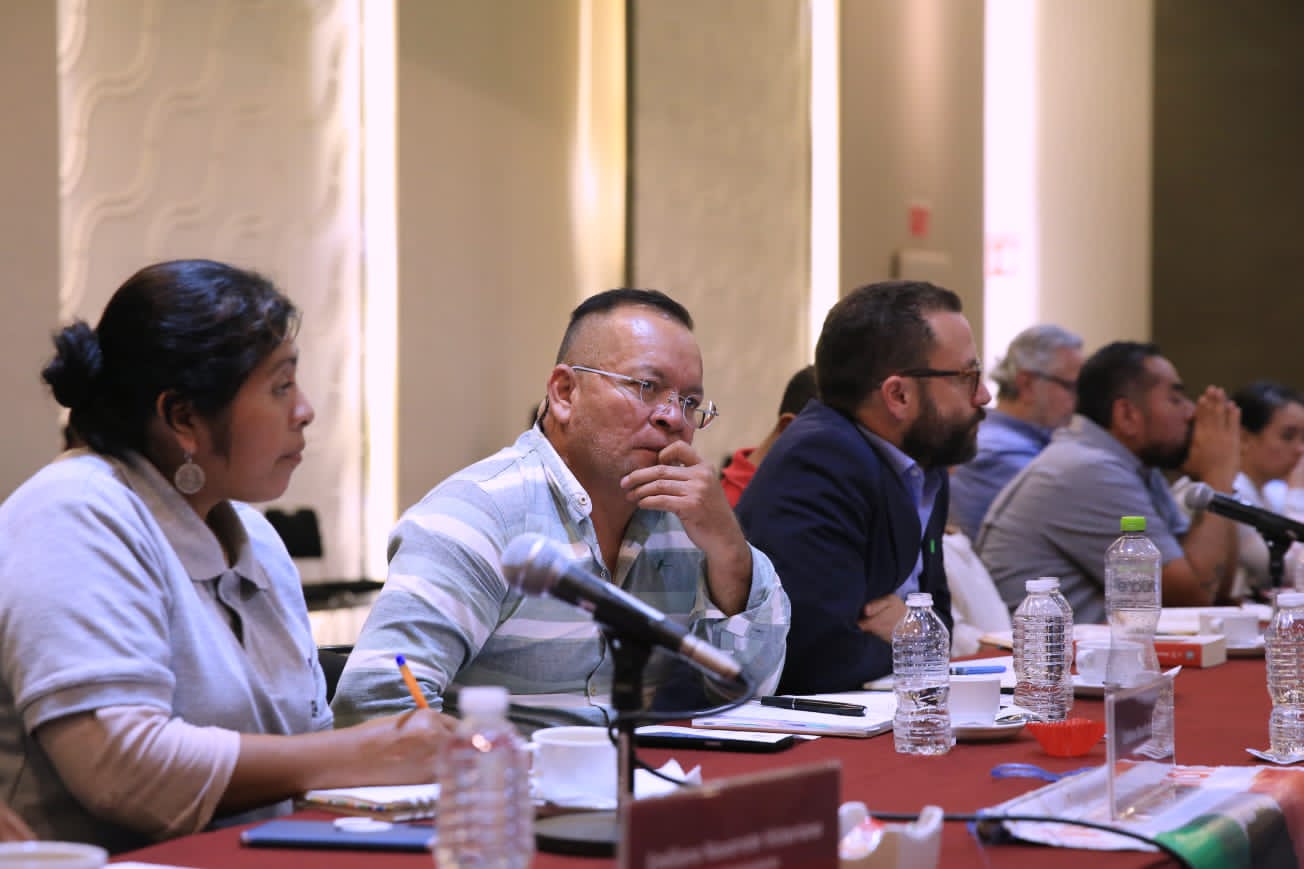 PADRES DE FAMILIA DE DESAPARECIDOS DE AYOTZINAPA