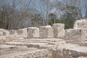 Descubren arqueólogos, dos conjuntos habitacionales en la Zona de Kabah, INAH