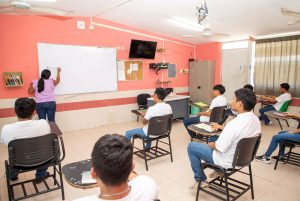 El bachillerato en las comunidadesbrinda mayor seguridad a los laumnos y sus familias