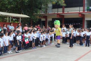 Por instrucciones del Gobernador, se entregaron 496 plantas para la plantilla de igual número de alumnos de la escuela primaria Salvador Varela Reséndiz