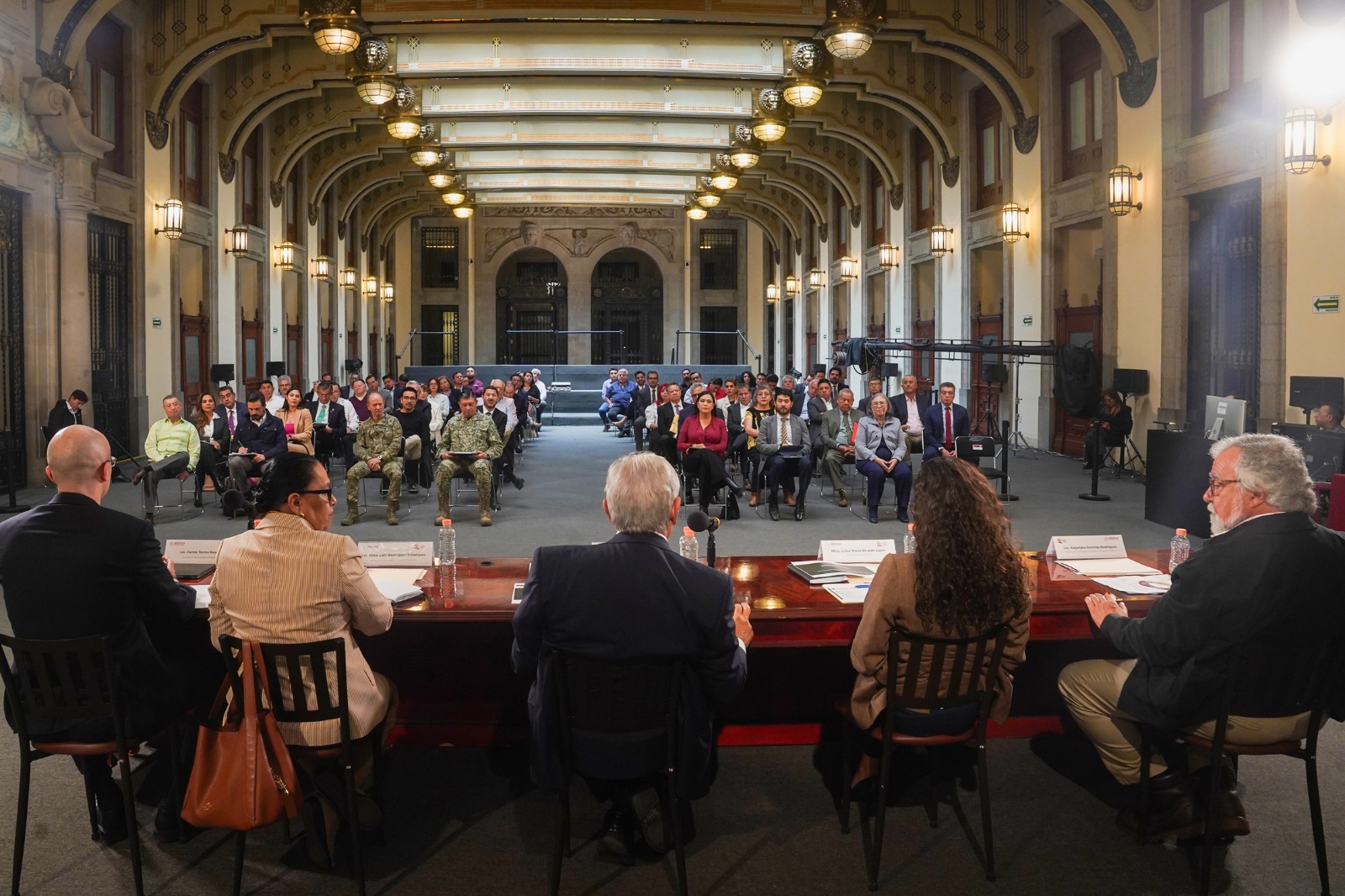 AMLO y gobernadores trabajarán en la búsqueda de personas desaparecidas