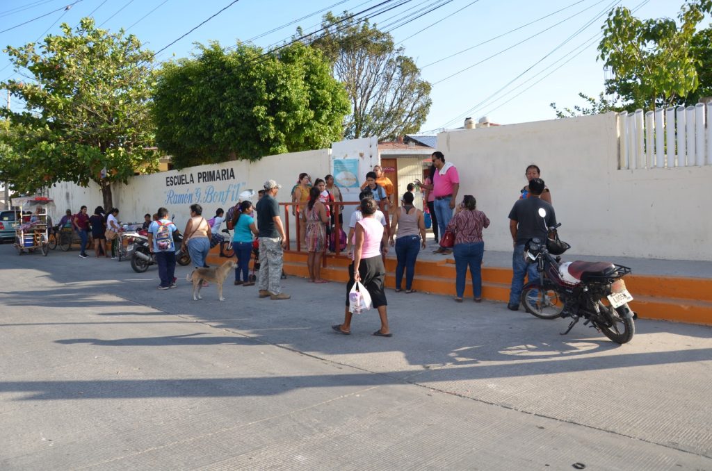Señalan complejidad en los libros de textos para enseñar a los niños de primaria: En Ciudad del Carmen