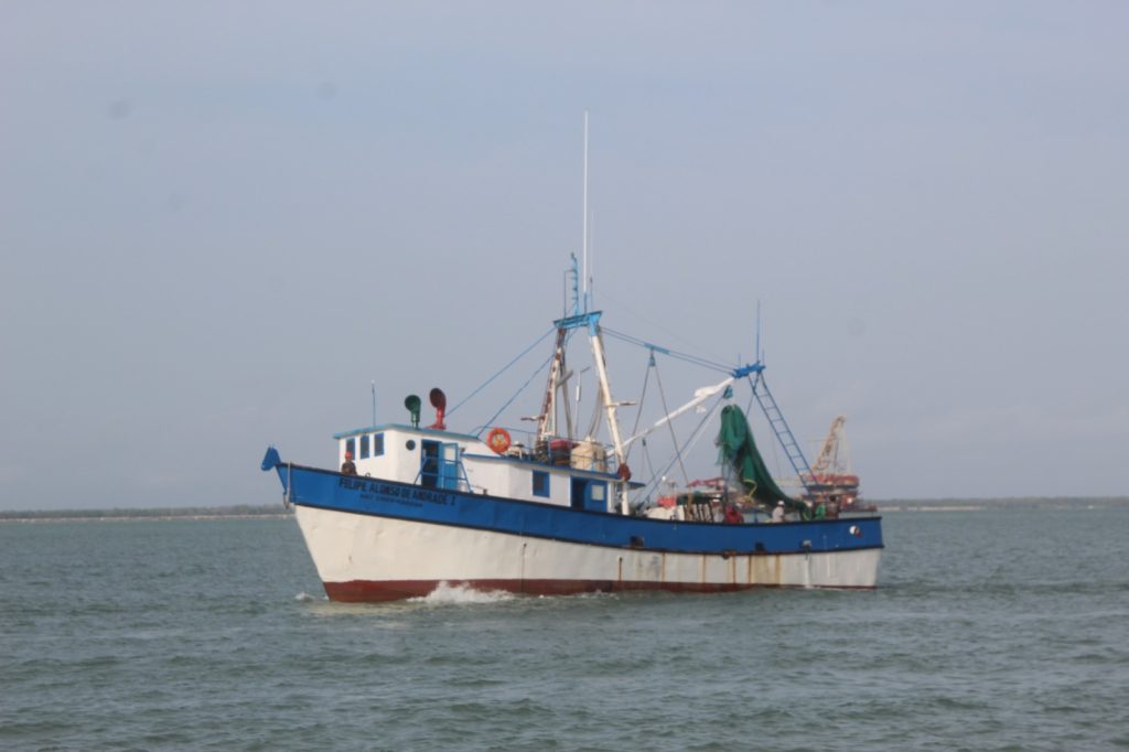 Denuncian presunta corrupción en entrega de diésel a embarcaciones de altura