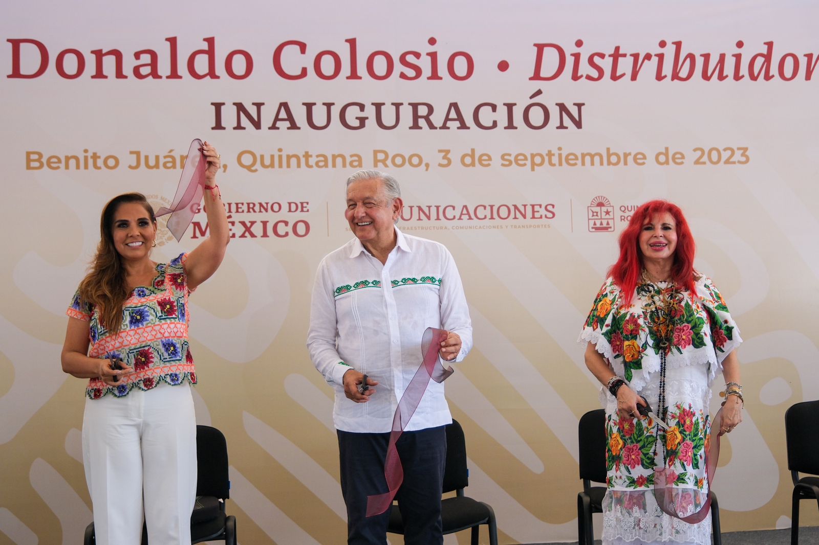 AMLO inaugura obra de la Avenida Colosio y el distribuidor Aeropuerto Cancún, Quintana Roo