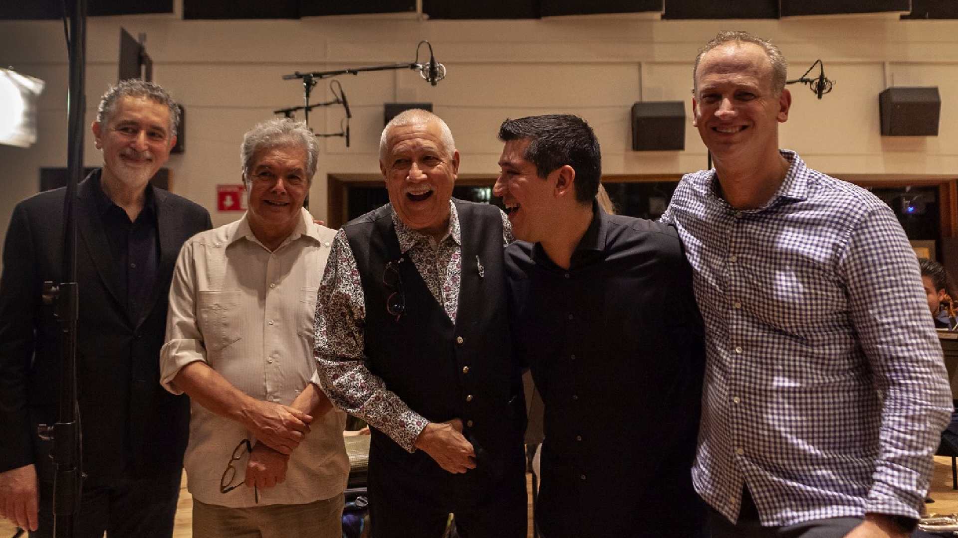 Tres nominaciones al Grammy latino para el trompetista Pacho Flores de la Orquesta Sinfónica de Minería.