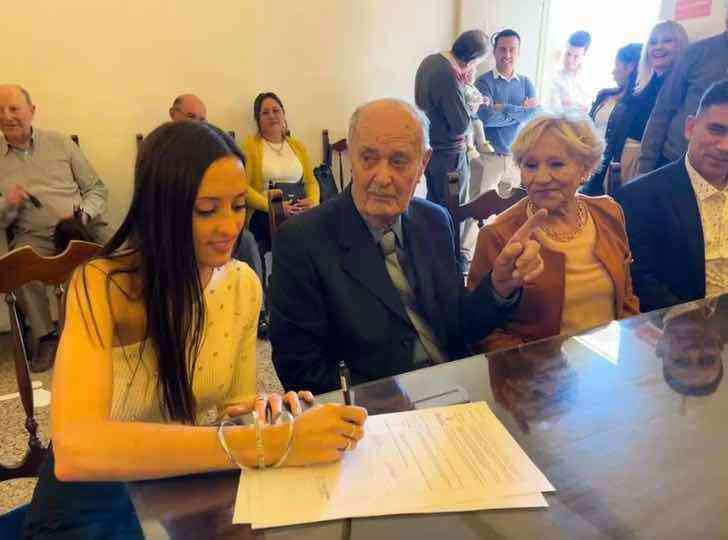 Emilio Bussano, de 83 años, y Liria Gorordo, de 90 años, encontraron el amor a través de la popular aplicación de citas, Tinder